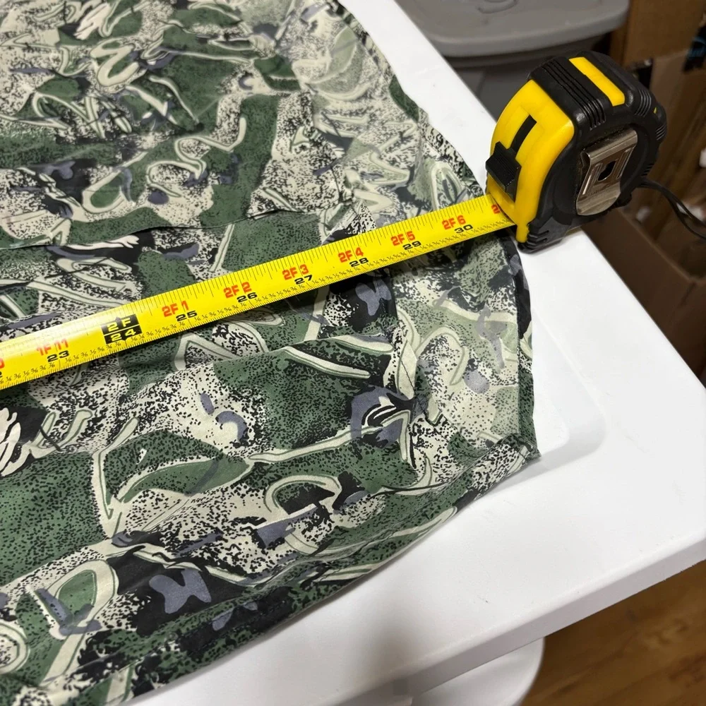 Chiamare 100% silk shirt in a green and white abstract pattern. - Picture 9 of 14